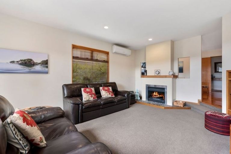 Photo of property in 18 Beulah Avenue, Rothesay Bay, Auckland, 0630