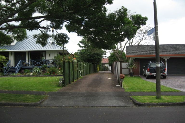 Photo of property in 14 Emory Drive, Conifer Grove, Takanini, 2112