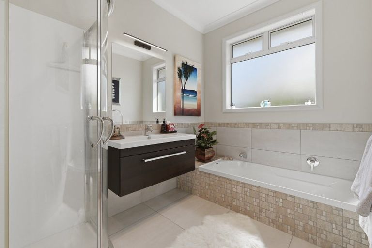 Photo of property in 22 Hansard Place, Bethlehem, Tauranga, 3110