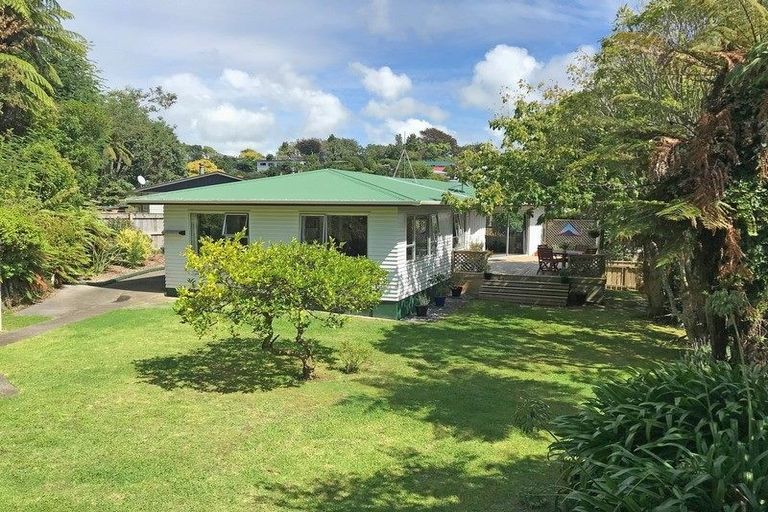 Photo of property in 27 Beaumont Crescent, Frankleigh Park, New Plymouth, 4310