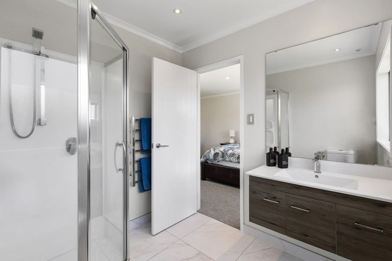 Photo of property in 14 Malbec Place, Huapai, Kumeu, 0810