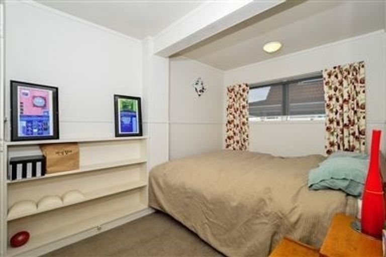 Photo of property in 148 Luckens Road, West Harbour, Auckland, 0618
