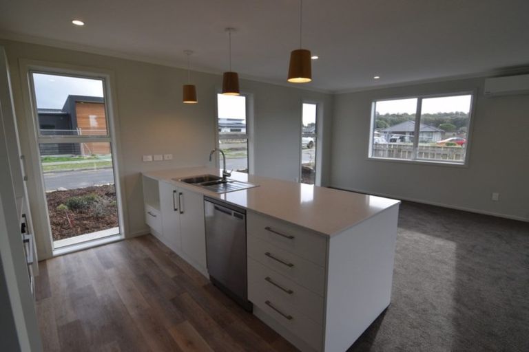 Photo of property in 3 Tapuhikura Street, Waikanae, 5036