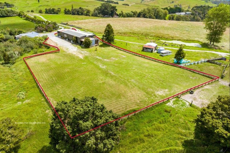 Photo of property in 168b Golden Stairs Road, Maungaturoto, 0589