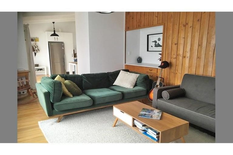 Photo of property in 2/199 Titirangi Road, Titirangi, Auckland, 0604