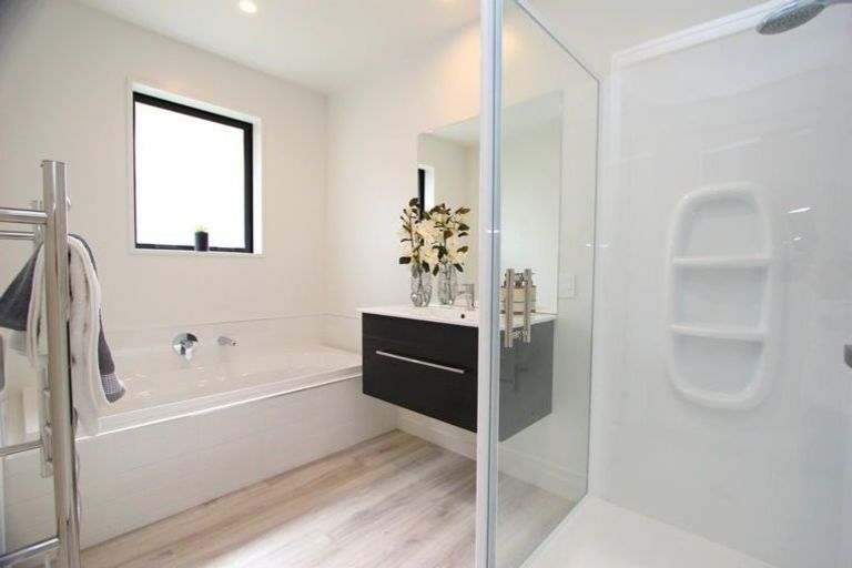 Photo of property in 17 Northmoor Boulevard, Rolleston, 7615