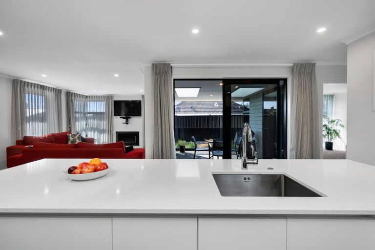 Photo of property in 8 Clinton Street, Fitzroy, New Plymouth, 4312