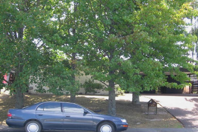 Photo of property in 32 Bentley Avenue, Glenfield, Auckland, 0629