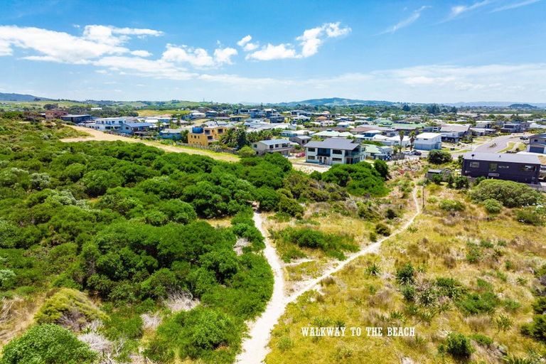 Photo of property in 128 Bream Bay Drive, Ruakaka, 0116