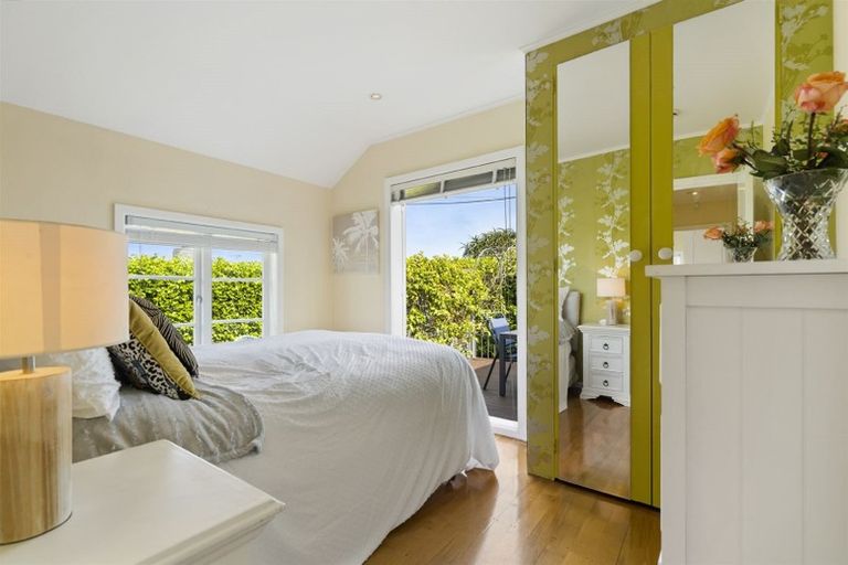 Photo of property in 1/21 Stanley Avenue, Milford, Auckland, 0620