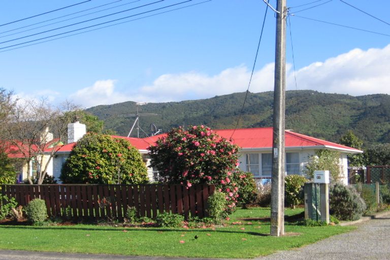 Photo of property in 54 Daniell Street, Featherston, 5710