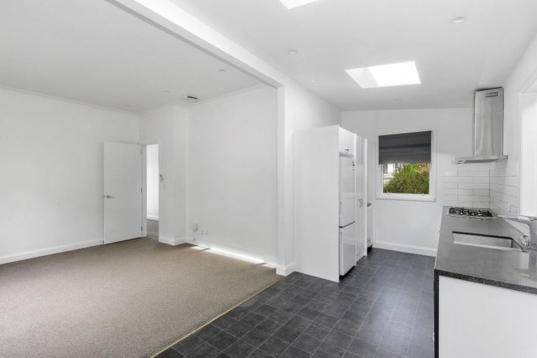 Photo of property in 19 Charlotte Avenue, Brooklyn, Wellington, 6021