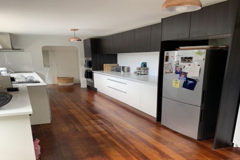 Photo of property in 2/15 Fairfax Avenue, Northcote, Auckland, 0627