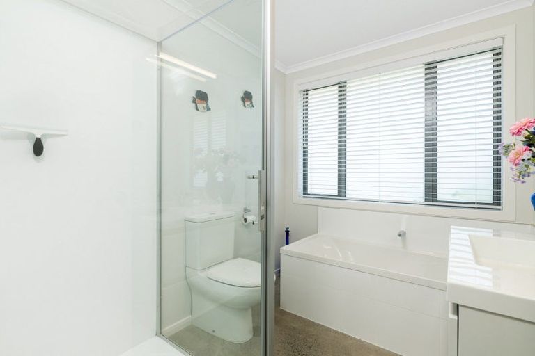 Photo of property in 69 Puhirake Crescent, Pyes Pa, Tauranga, 3112