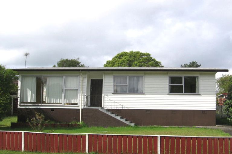 Photo of property in 34 Chilcott Road, Henderson, Auckland, 0612