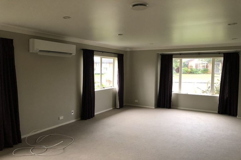 Photo of property in 8 Fergy Crescent, Wattle Downs, Auckland, 2103