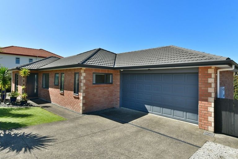 Photo of property in 15 Te Ruru Way, Stanmore Bay, Whangaparaoa, 0932