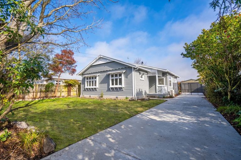 Photo of property in 35 Stapletons Road, Richmond, Christchurch, 8013