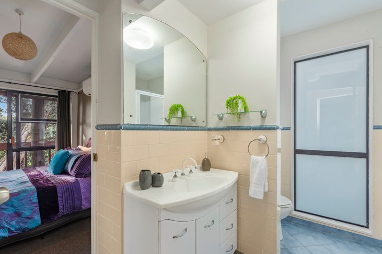 Photo of property in 29 Glencoe Road, Browns Bay, Auckland, 0630