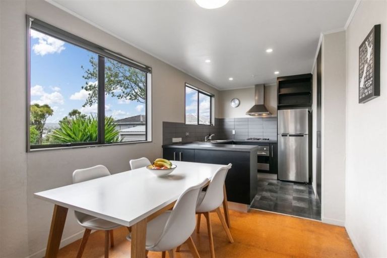 Photo of property in 2/9 Dalmatia Place, Henderson, Auckland, 0612