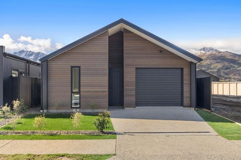 Photo of property in 51 Gillespie Street, Lake Hawea, 9382