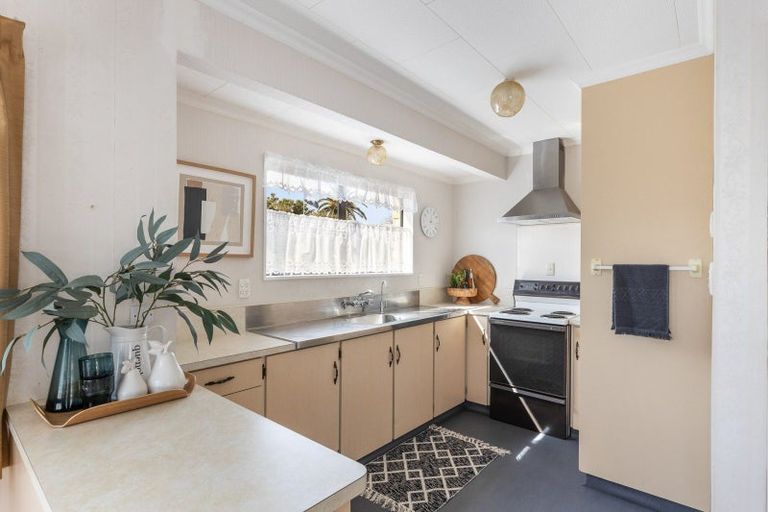 Photo of property in 11 Tukapa Street, Westown, New Plymouth, 4310