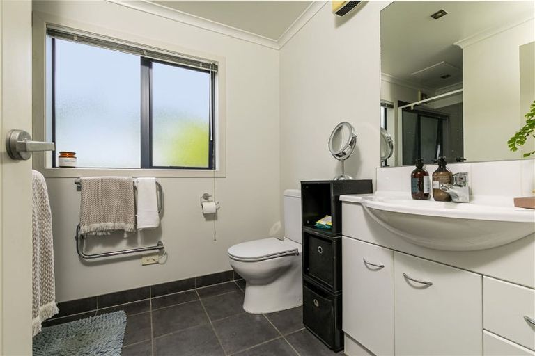 Photo of property in 2/199 Onewa Road, Birkenhead, Auckland, 0626