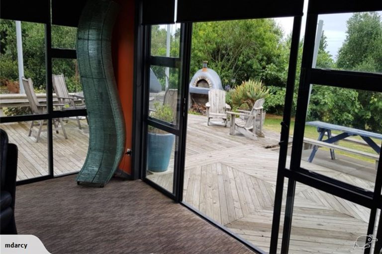 Photo of property in 2 High Road, Hawera, 4610