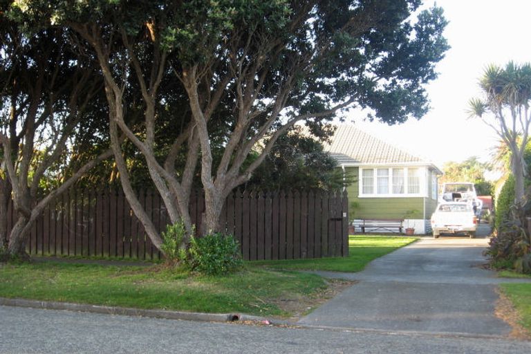 Photo of property in 5 Mana Avenue, Titahi Bay, Porirua, 5022