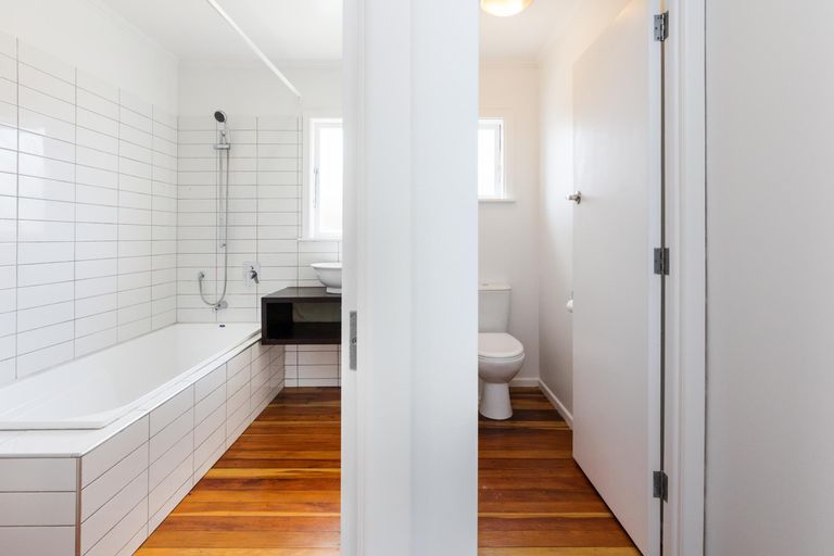 Photo of property in 1 Ferndale Place, Feilding, 4702