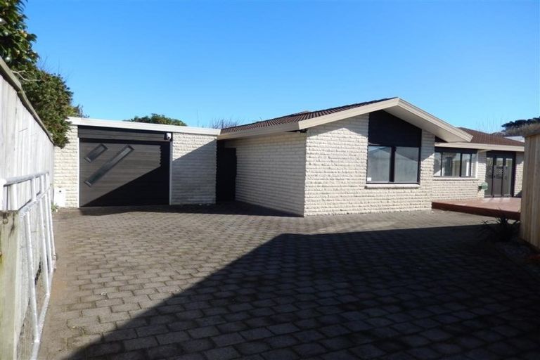Photo of property in 6a Ropiha Street, Fitzroy, New Plymouth, 4312