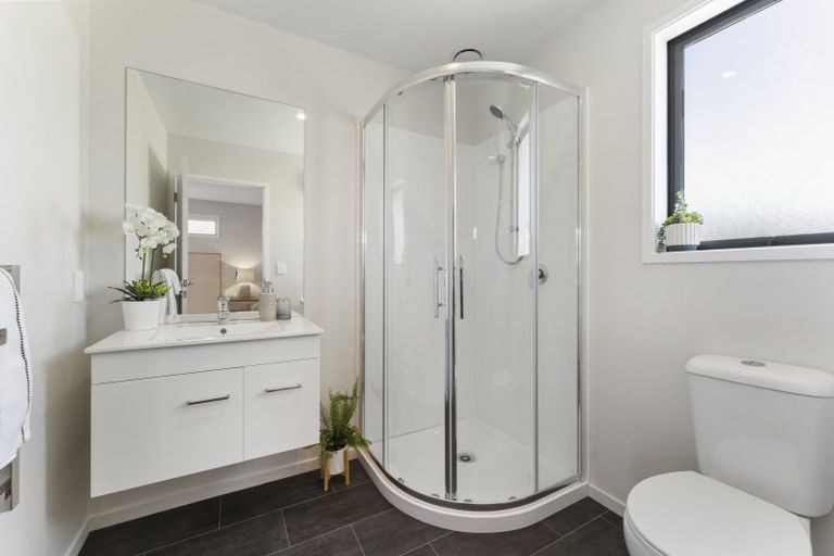 Photo of property in 2 Travertine Street, Cromwell, 9310