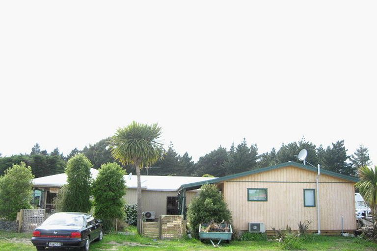 Photo of property in 18 Reserve Road, Waikuku Beach, 7473