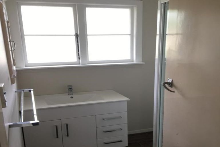 Photo of property in 42 Vancouver Crescent, Wainoni, Christchurch, 8061