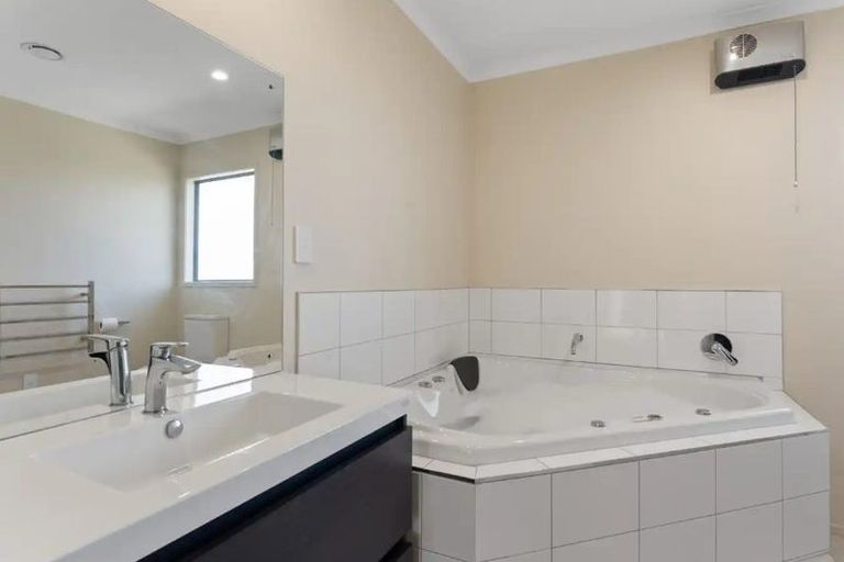 Photo of property in 8 St Johns Heights, Otamatea, Whanganui, 4500