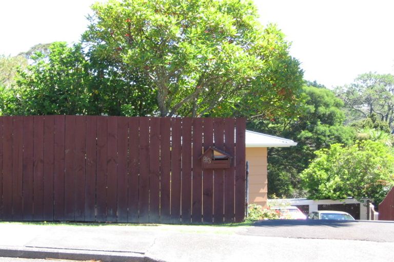 Photo of property in 83 Kia Ora Road, Beach Haven, Auckland, 0626