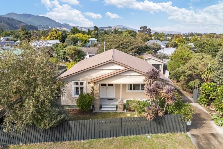 Photo of property in 37 Linwood Drive, Paraparaumu, 5032