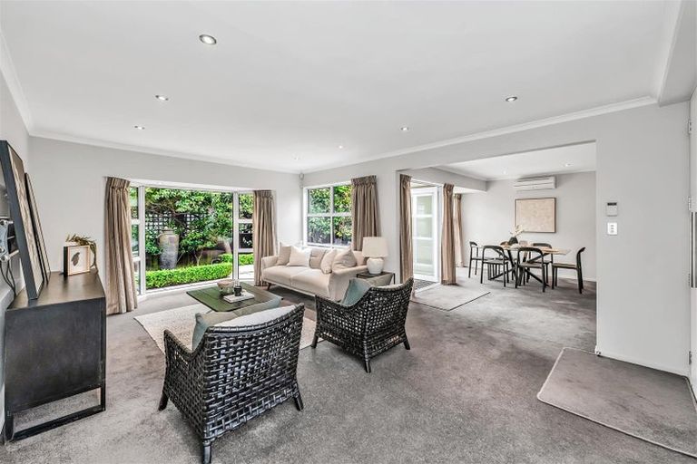 Photo of property in 27 Tui Street, Fendalton, Christchurch, 8041