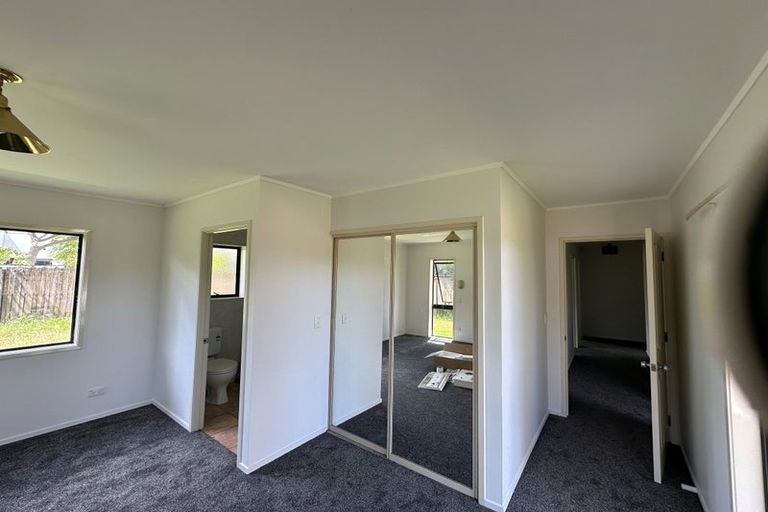 Photo of property in 8 Monet Grove, West Harbour, Auckland, 0618