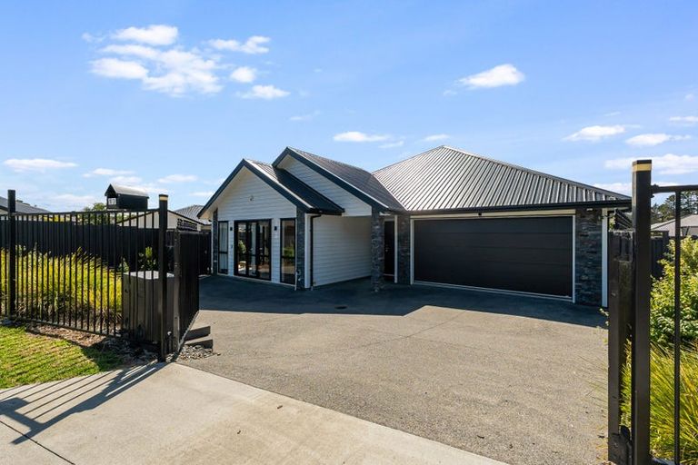 Photo of property in 13 Pukemarino Road, Waimauku, 0812