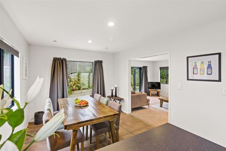 Photo of property in 2/33 Waipa Street, Birkenhead, Auckland, 0626