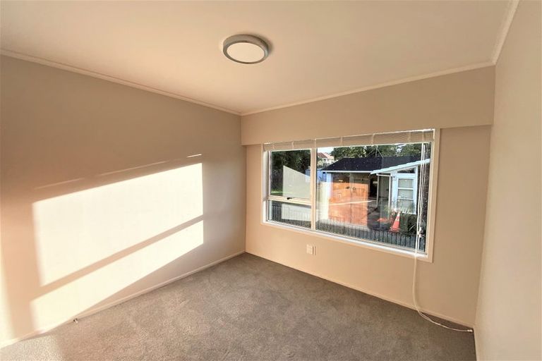 Photo of property in 32a Tirimoana Road, Te Atatu South, Auckland, 0602