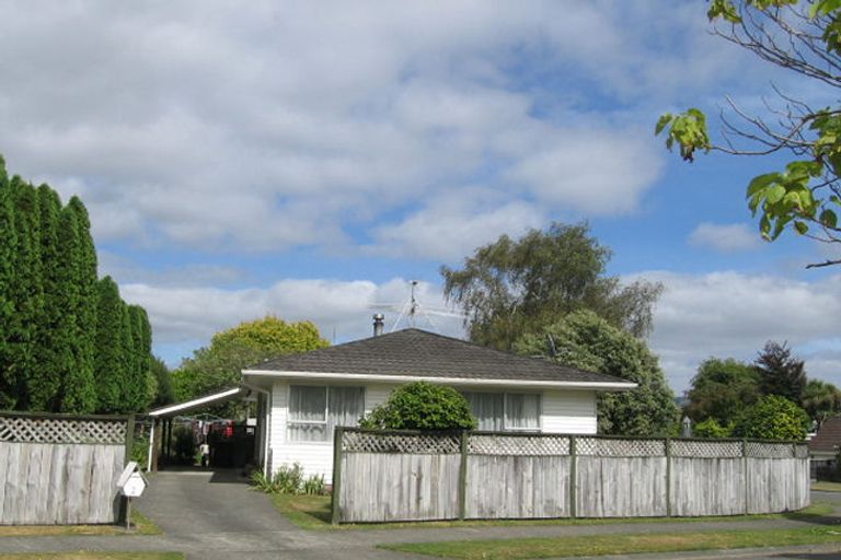 Photo of property in 2 Michigan Crescent, Totara Park, Upper Hutt, 5018