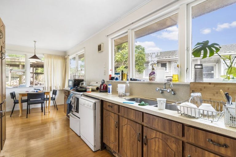 Photo of property in 11 Sycamore Drive, Sunnynook, Auckland, 0620