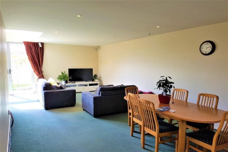 Photo of property in 4/1010 Colombo Street, St Albans, Christchurch, 8014