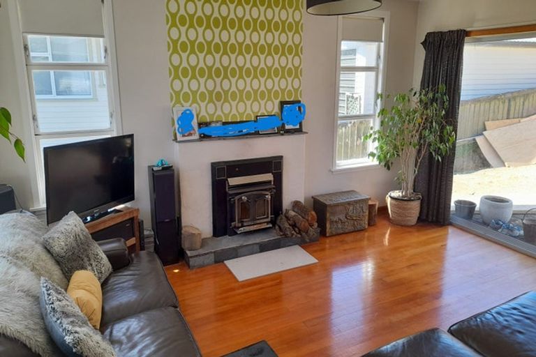 Photo of property in 40a Herewini Street, Titahi Bay, Porirua, 5022