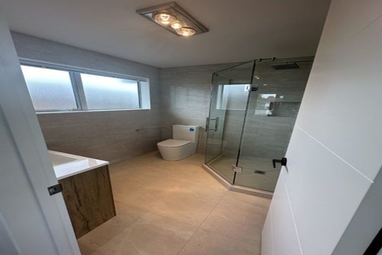 Photo of property in 5b Mander Place, Bucklands Beach, Auckland, 2012