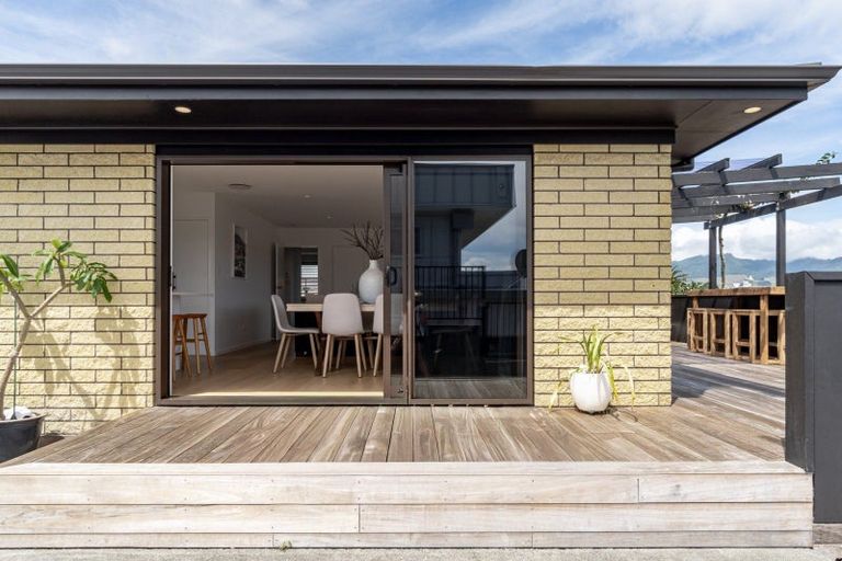 Photo of property in 10c Long Street, Raglan, 3225