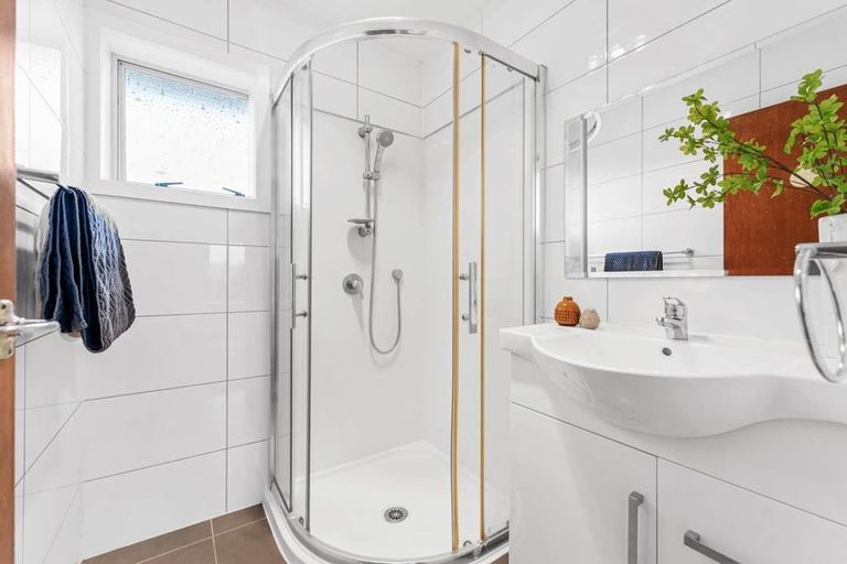 Photo of property in 1/60 Stanniland Street, Sunnyhills, Auckland, 2010