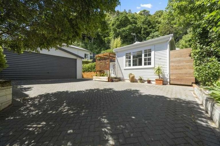 Photo of property in 247 Muritai Road, Eastbourne, Lower Hutt, 5013